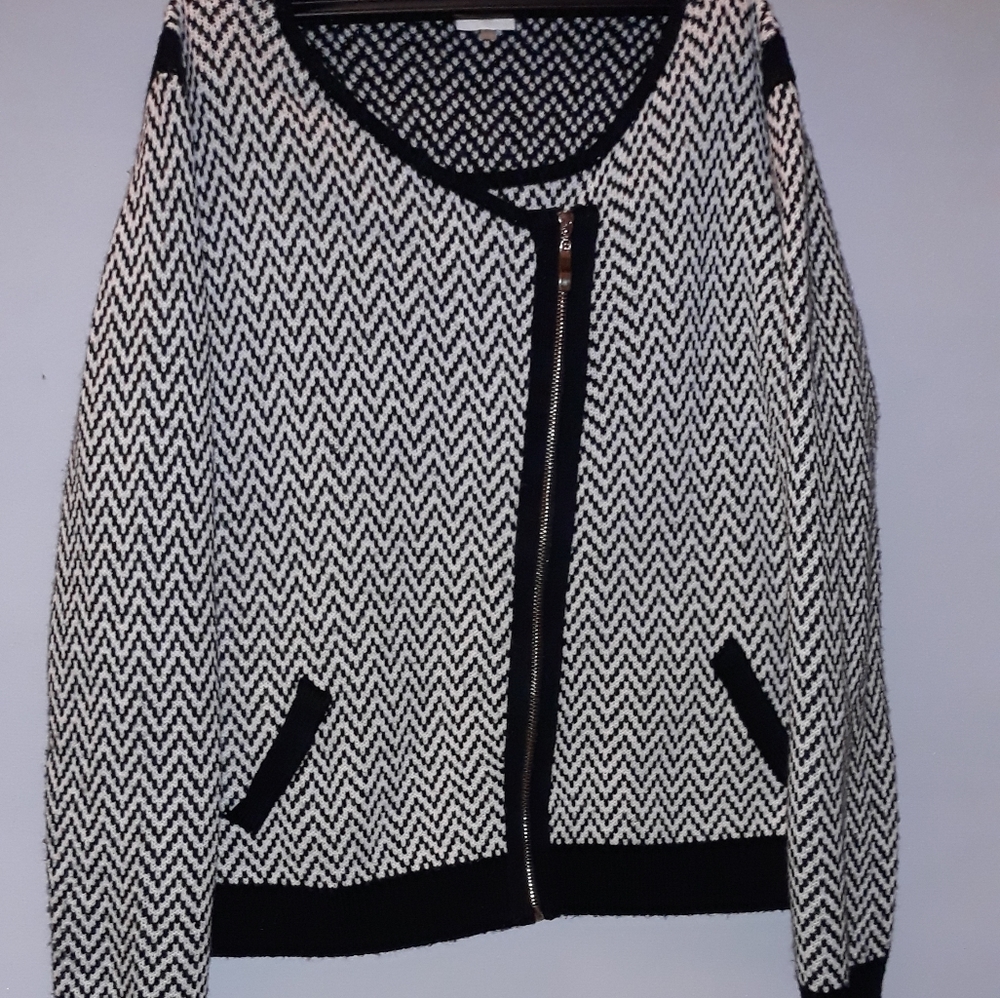 WAREDROBE STAPLE-Sioni Petite SZ Large Cardigan-CHEVRON BLACK AND WHITE